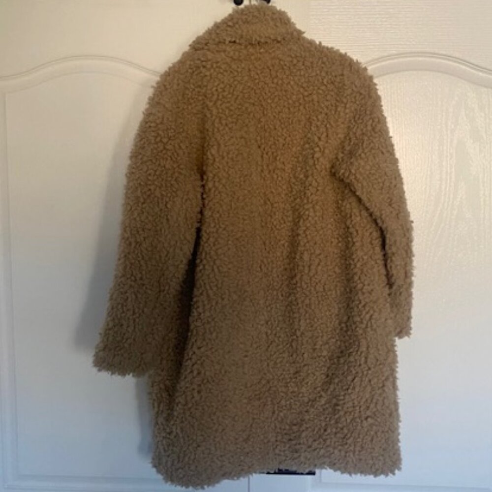 Fuzzy coat - Picture 3 of 3